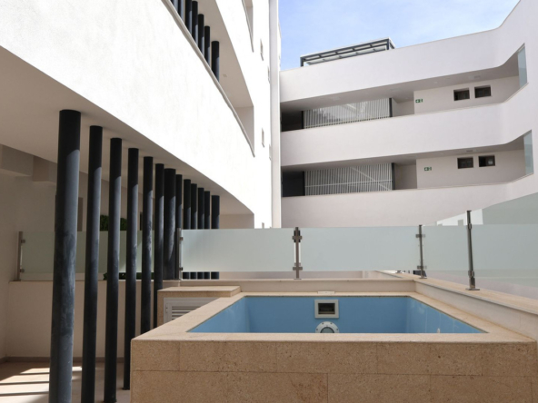 R5397568 01