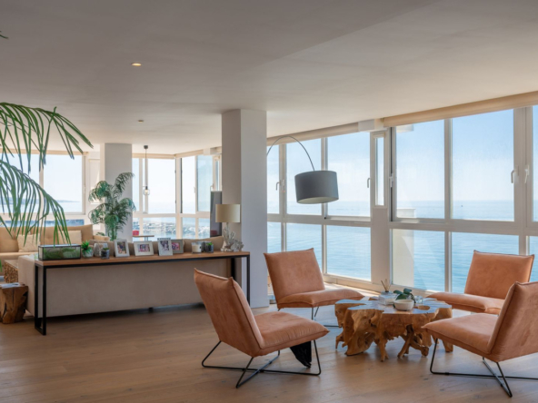 MAR APT 001 01